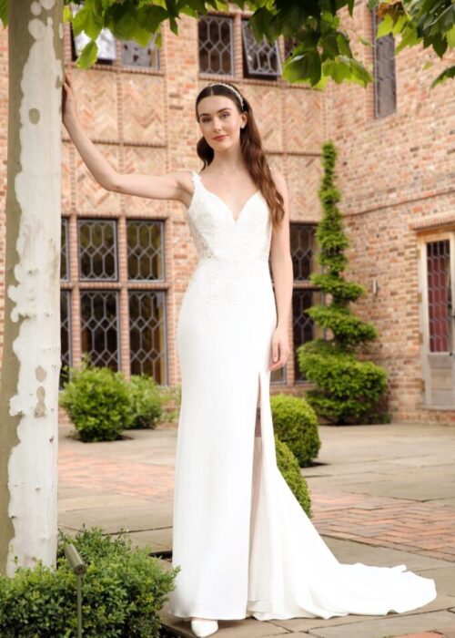Gigi-Wedding-Dress-4-682x1024-500x700 Sabrina Veil
