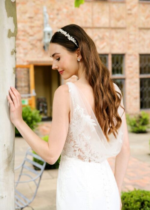 Gigi-Wedding-Dress-7-683x1024-500x700 Enchanting Veil